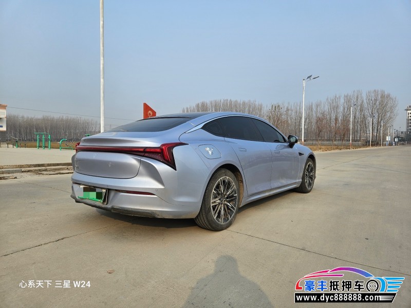 24年哪吒S轿车抵押车出售