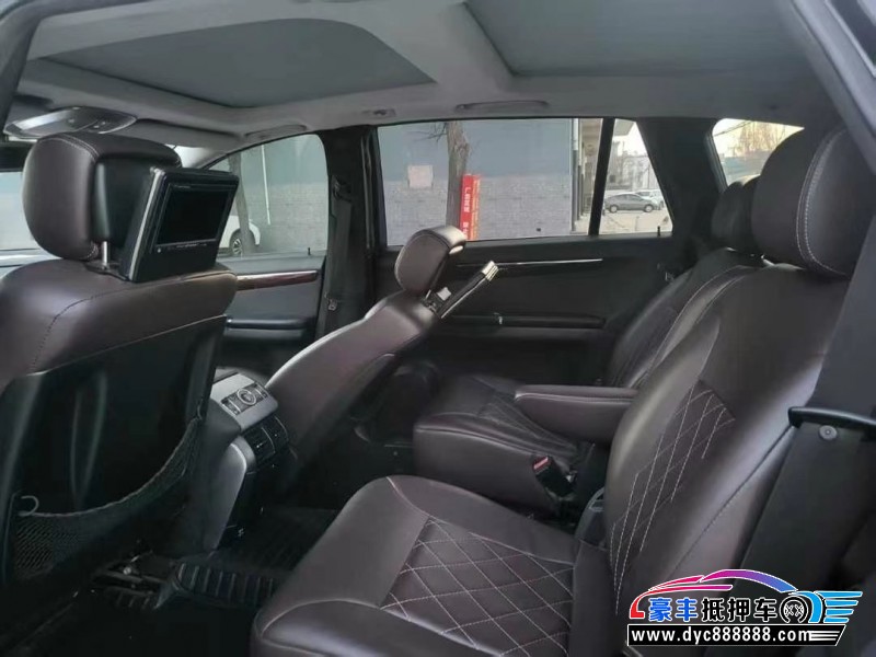 14年奔驰R轿车抵押车出售