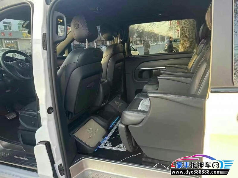 20年奔驰V轿车抵押车出售