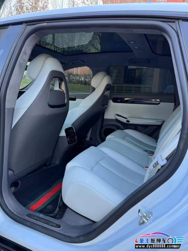 24年零跑c01轿车抵押车出售