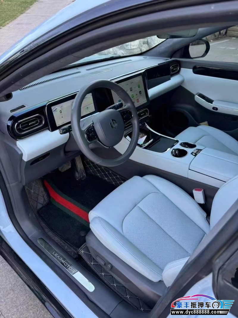 24年零跑c01轿车抵押车出售