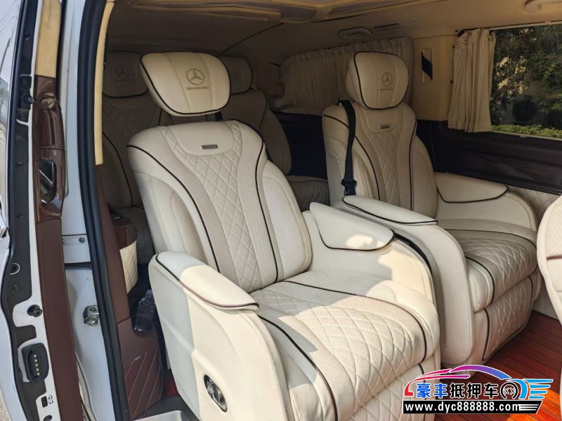 20年奔驰威霆轿车抵押车出售