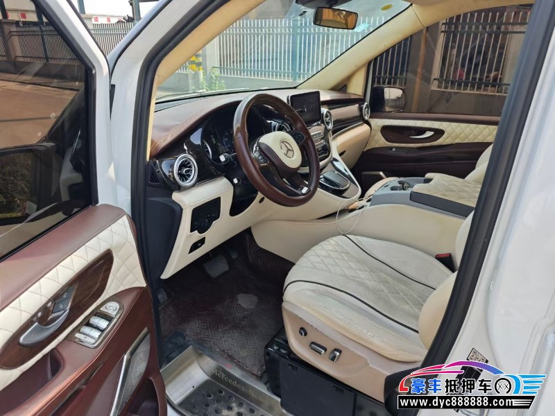 20年奔驰威霆轿车抵押车出售