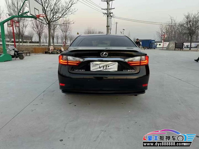 18年雷克萨斯ES轿车抵押车出售