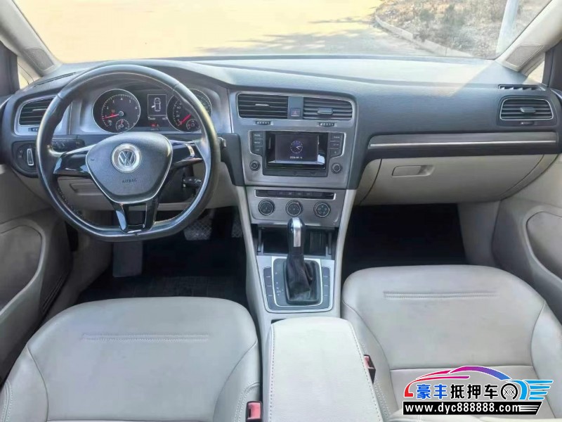 16年大众高尔夫轿车抵押车出售