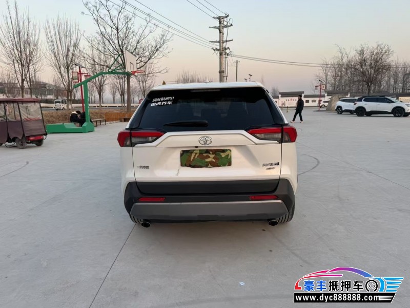 21年丰田RAV4轿车抵押车出售