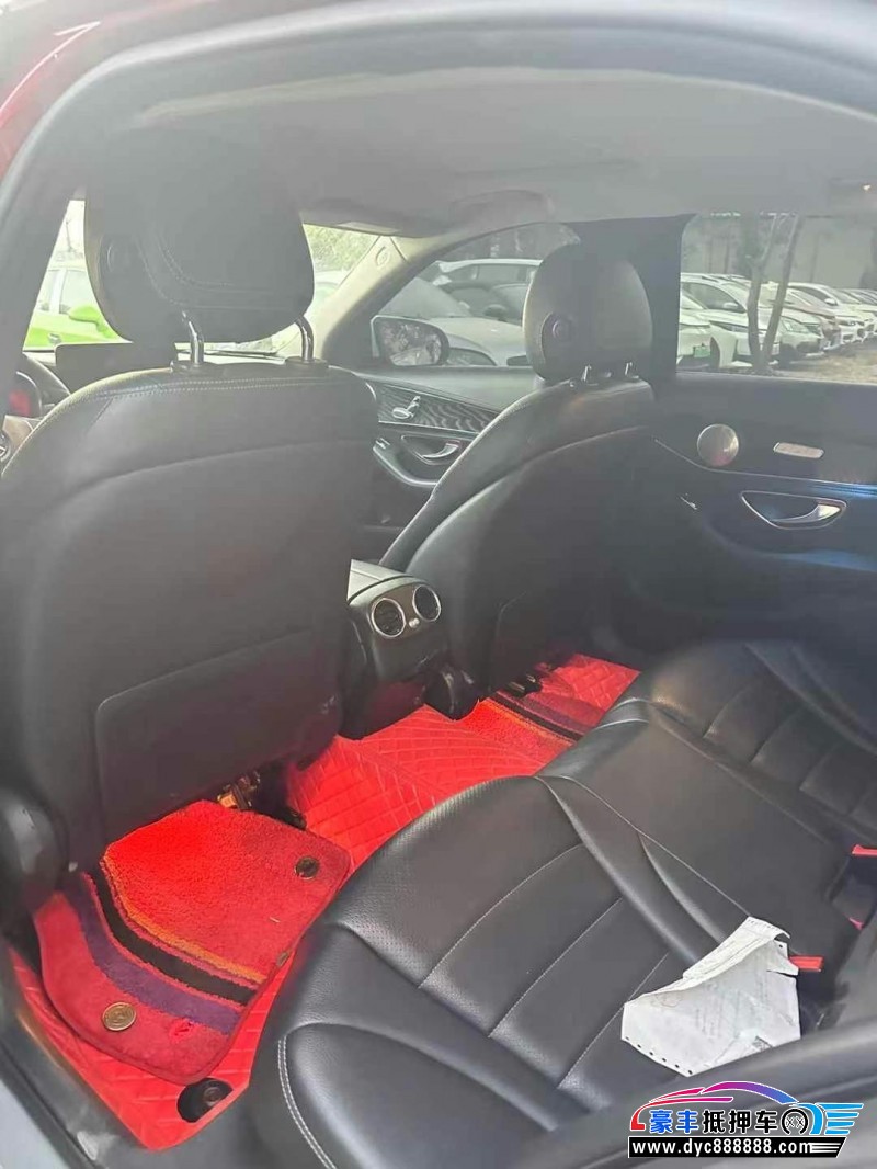 17年奔驰C轿车抵押车出售