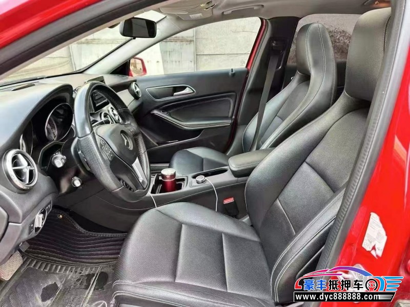 15年奔驰GLA轿车抵押车出售