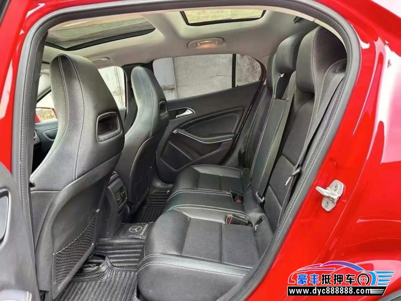 15年奔驰GLA轿车抵押车出售