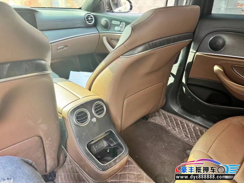 23年奔驰E轿车抵押车出售