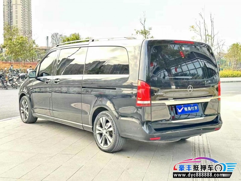 17年奔驰V轿车抵押车出售