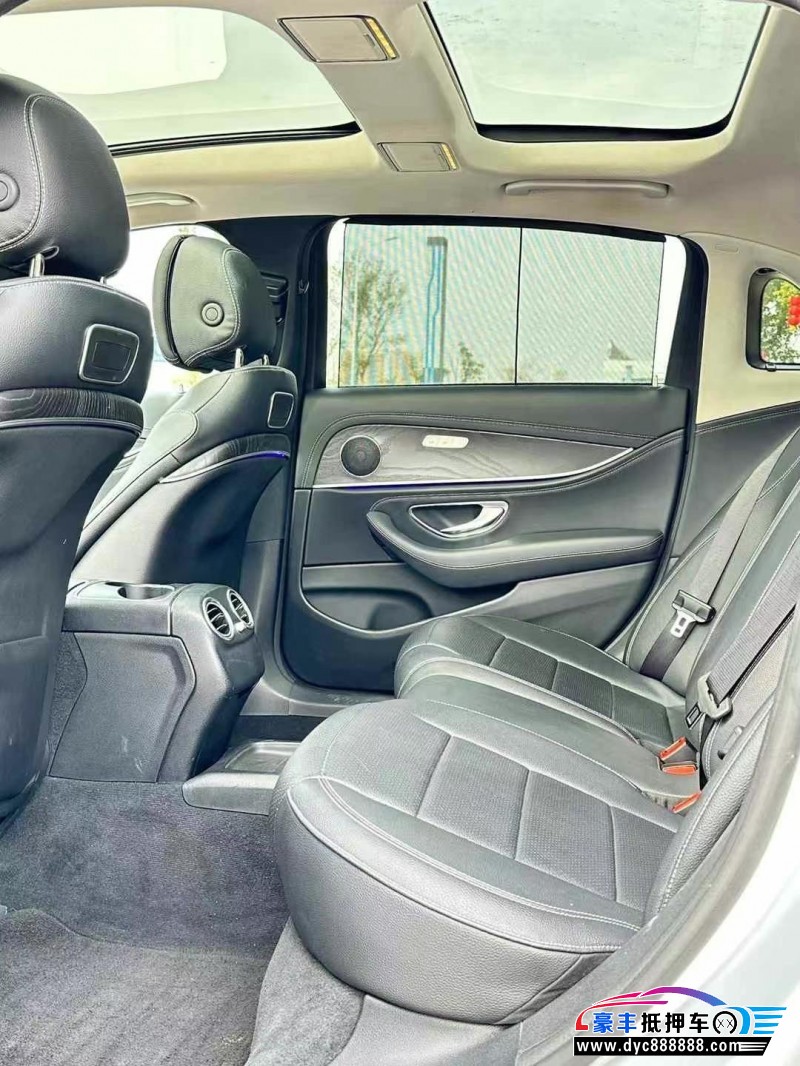 16年奔驰E轿车抵押车出售