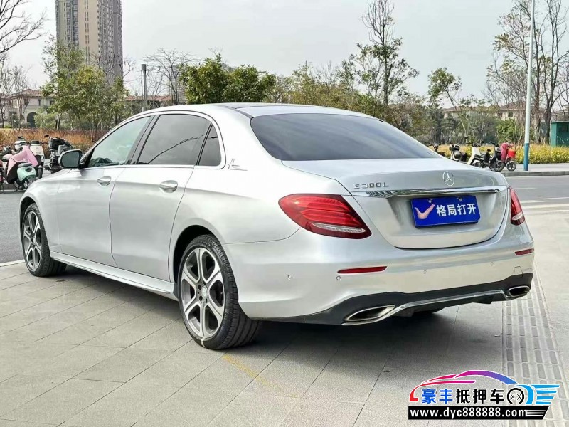 16年奔驰E轿车抵押车出售