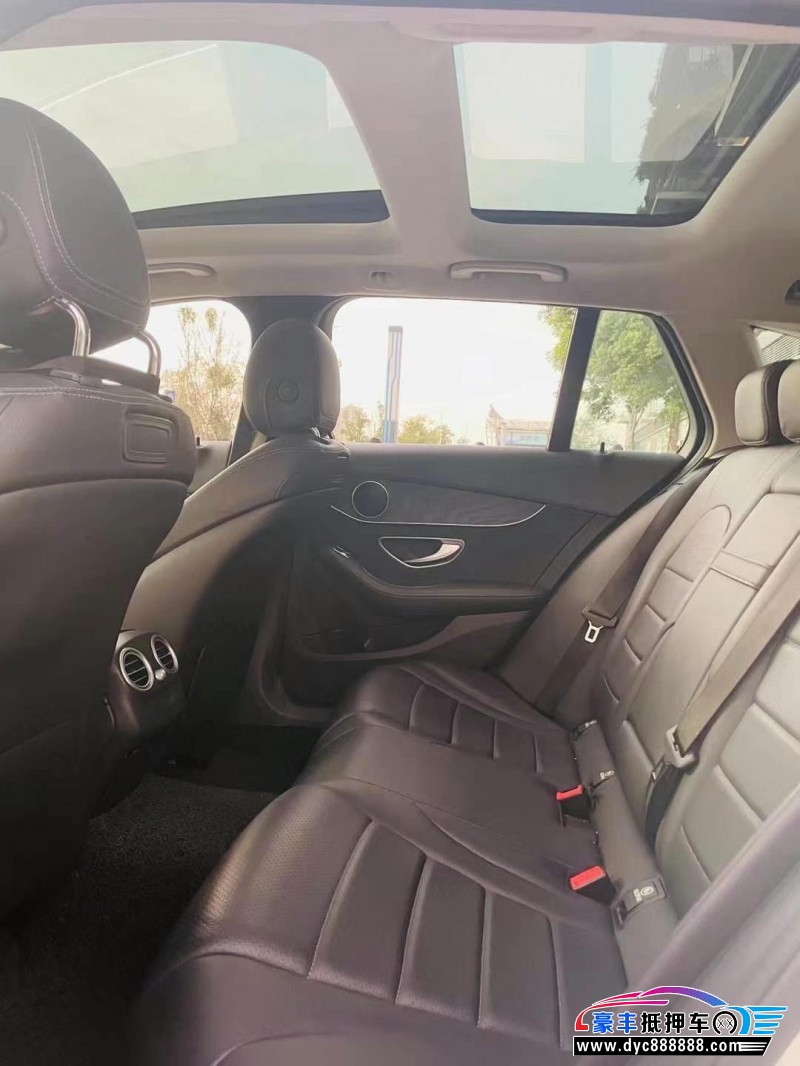 18年奔驰C轿车抵押车出售