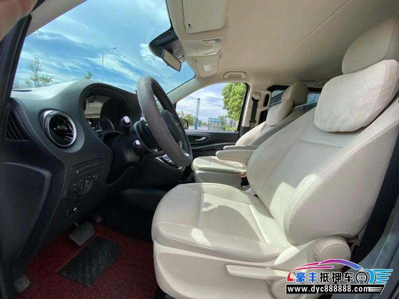 21年奔驰威霆轿车抵押车出售