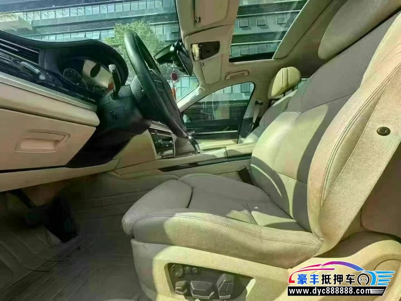 10年宝马7系轿车抵押车出售