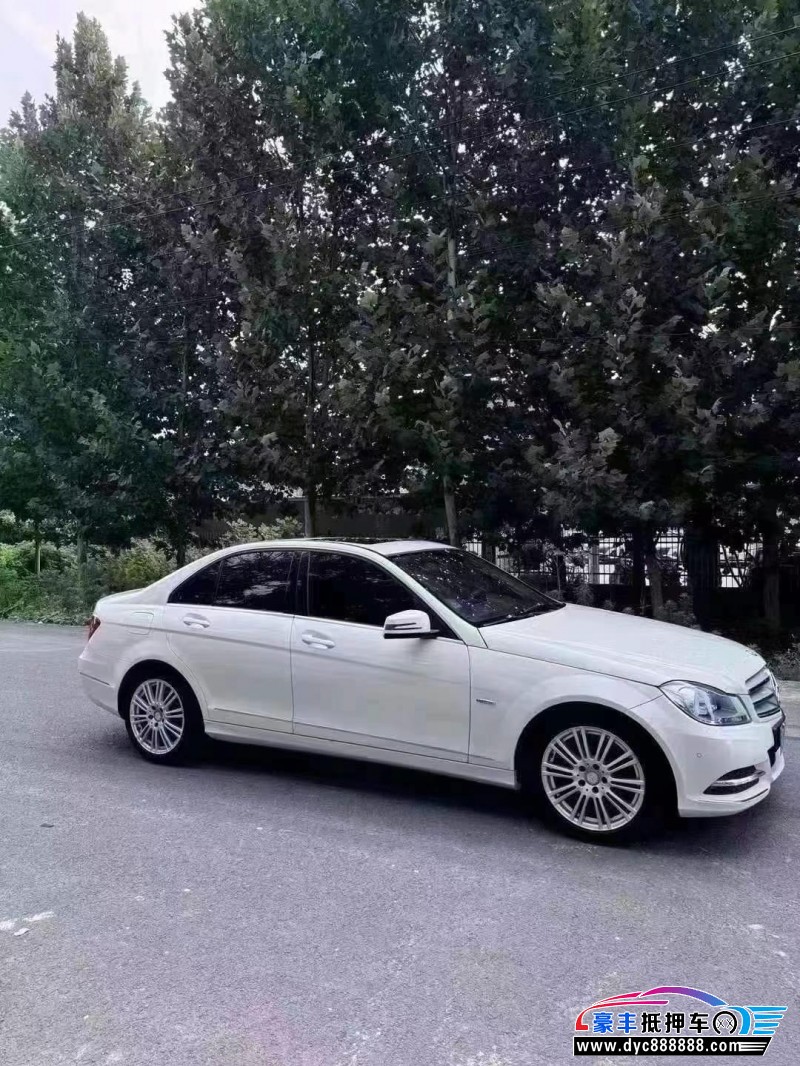 13年奔驰C轿车抵押车出售