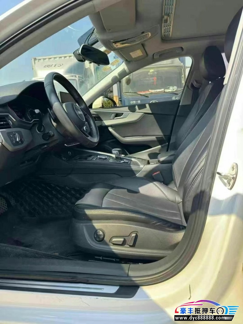 18年奥迪A4轿车抵押车出售