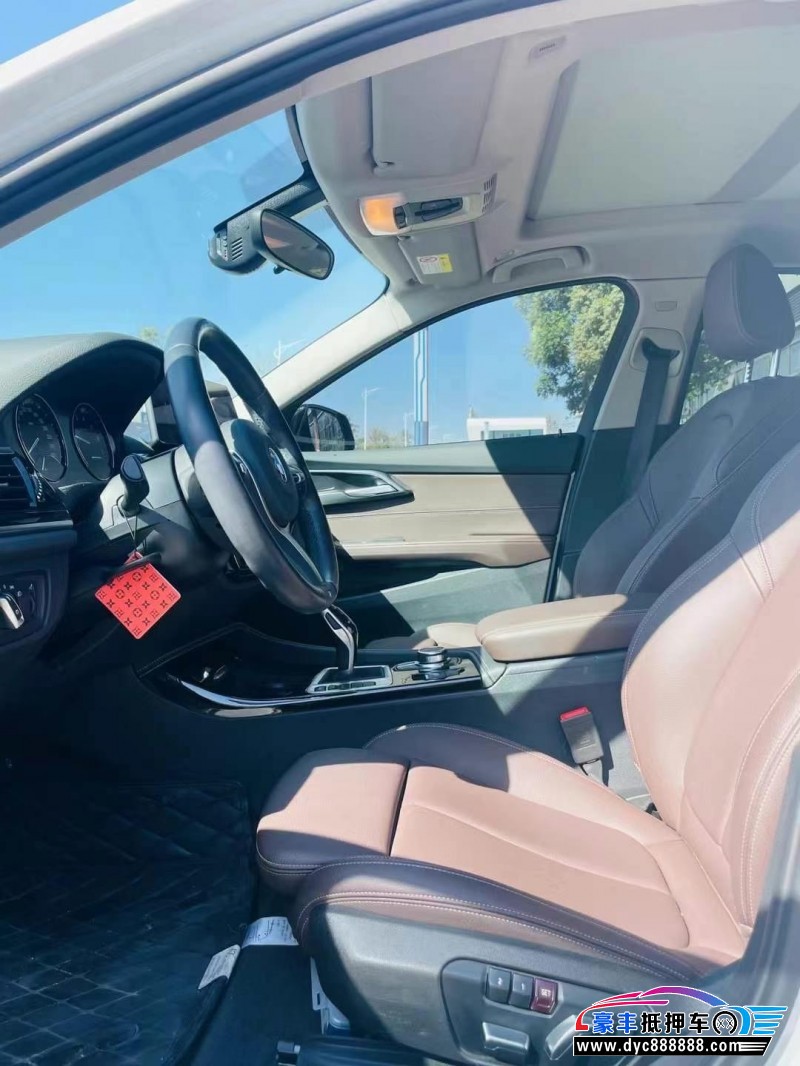 22年宝马1系轿车抵押车出售