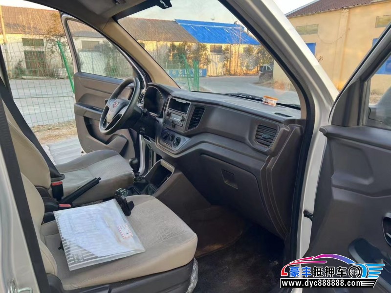 22年五菱汽车五菱宏光轿车抵押车出售