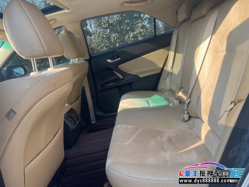 15年丰田锐志轿车抵押车出售