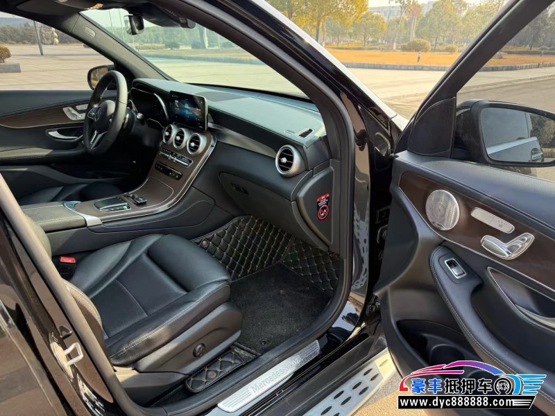 22年奔驰GLC轿车抵押车出售