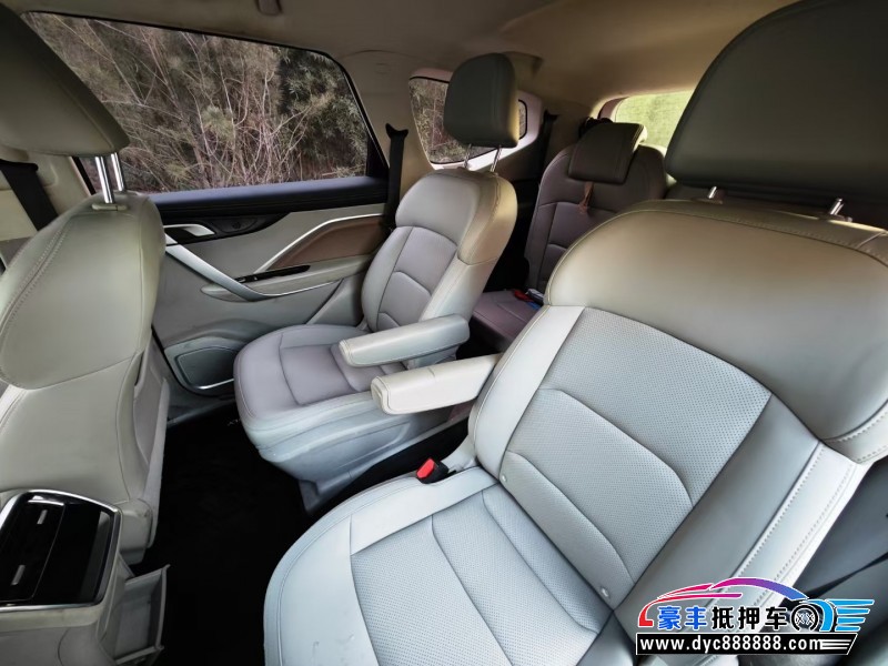 20年吉利嘉际轿车抵押车出售