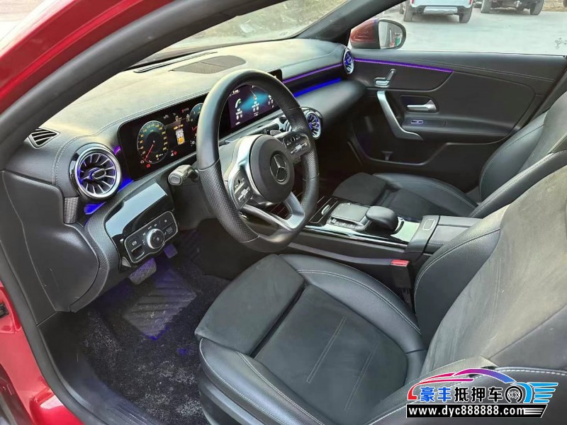 21年奔驰A轿车抵押车出售