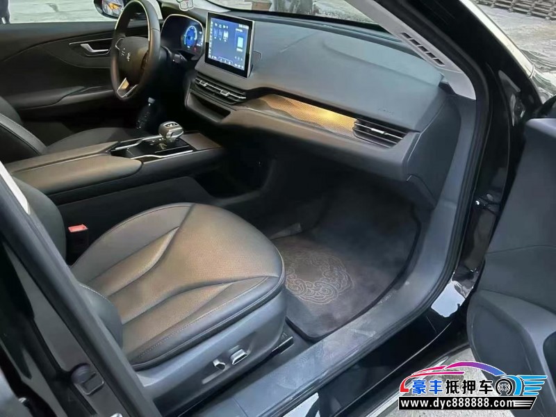 23年红旗EQM5轿车抵押车出售