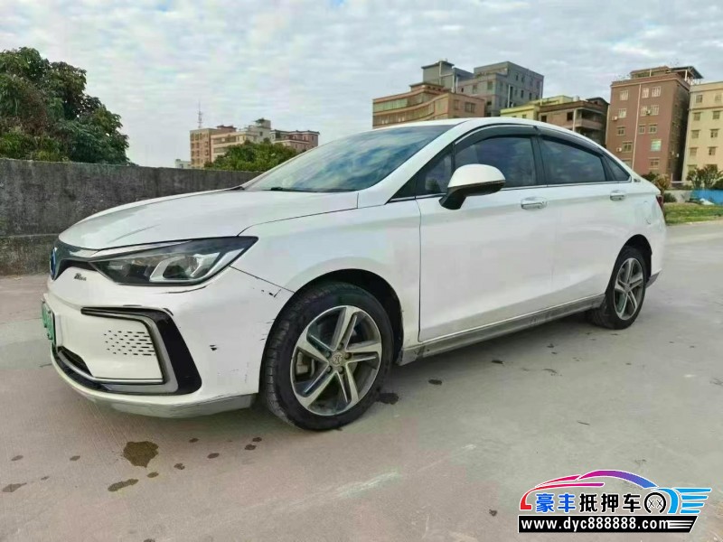 21年北汽新能源EU系列轿车抵押车出售