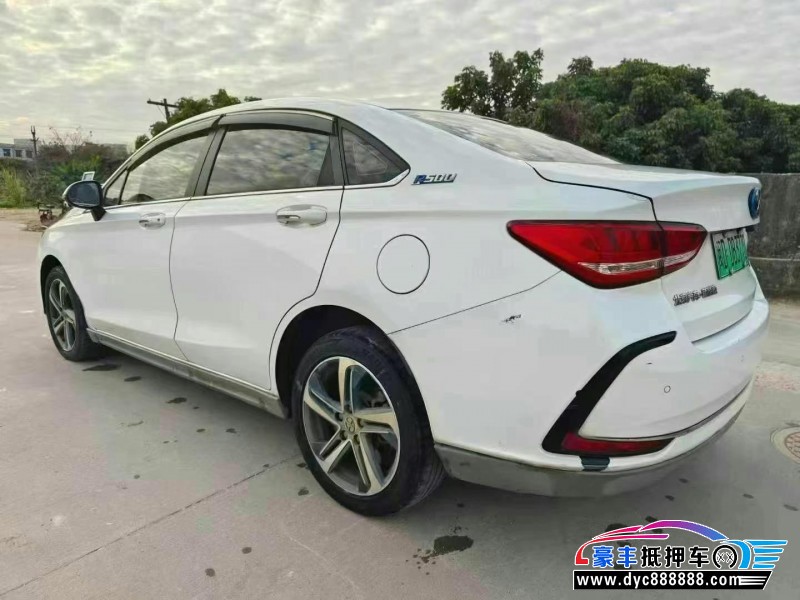 21年北汽新能源EU系列轿车抵押车出售