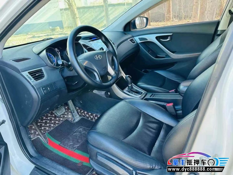 15年现代朗动轿车抵押车出售