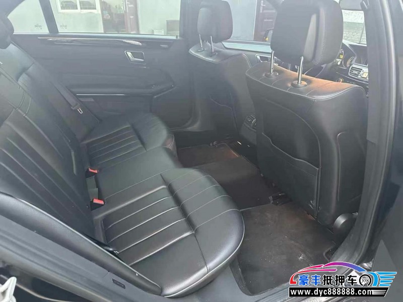 14年奔驰E轿车抵押车出售