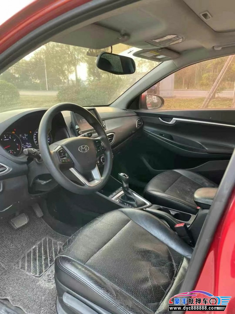 17年现代悦动轿车抵押车出售