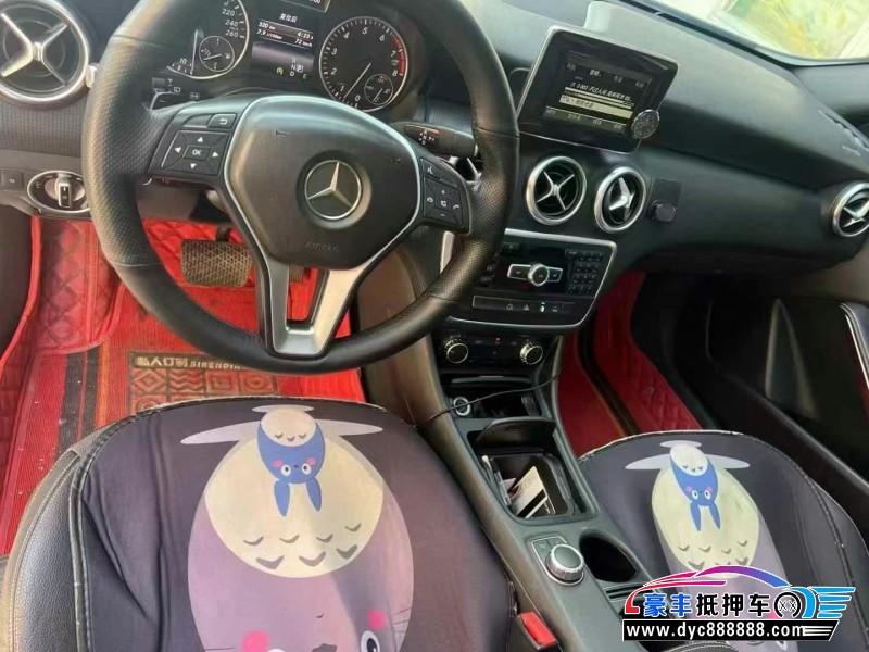 15年奔驰A轿车抵押车出售