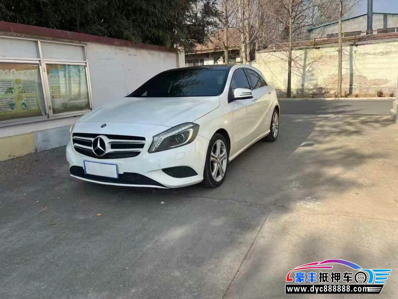 15年奔驰A轿车抵押车出售