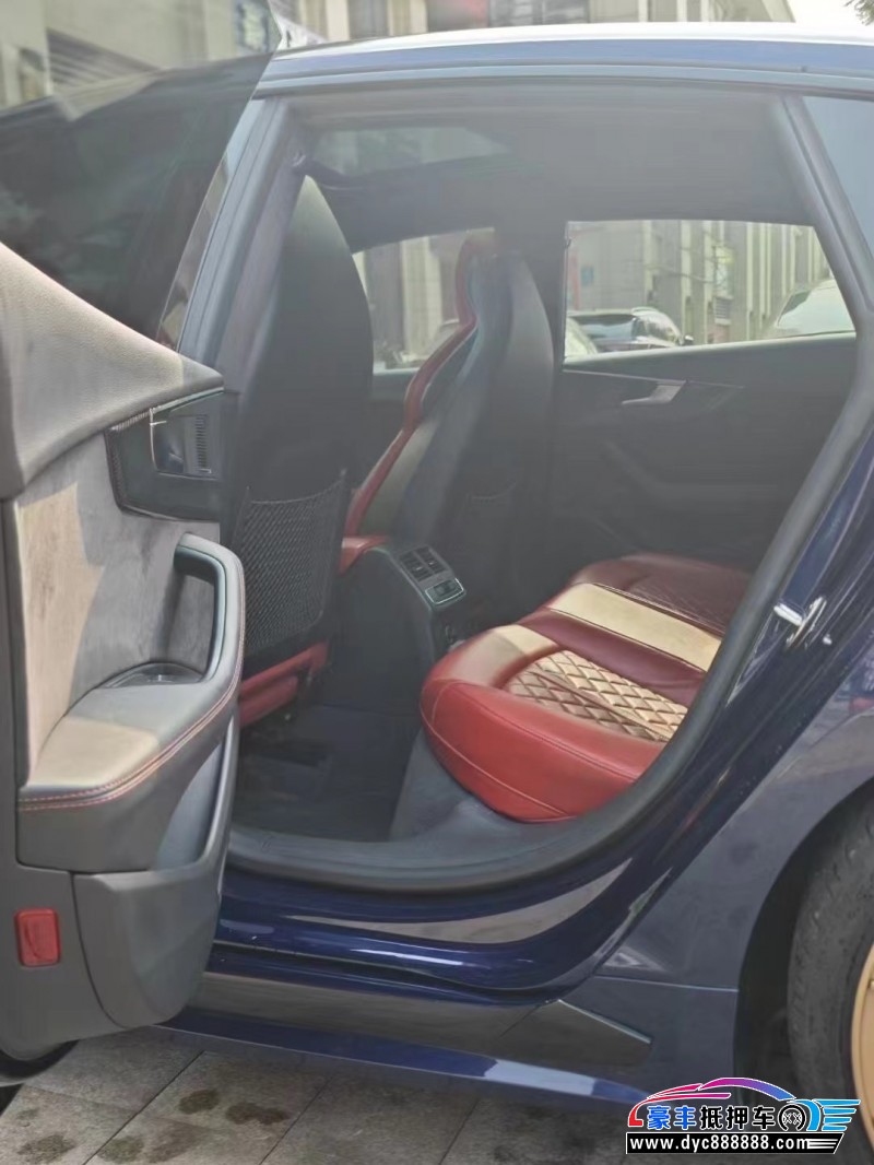 19年奥迪S5轿车抵押车出售