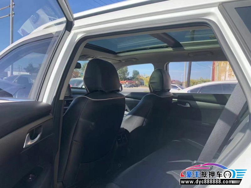 21年起亚智跑轿车抵押车出售