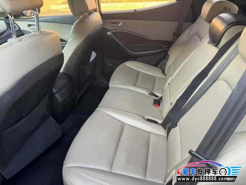 16年现代新胜达轿车抵押车出售