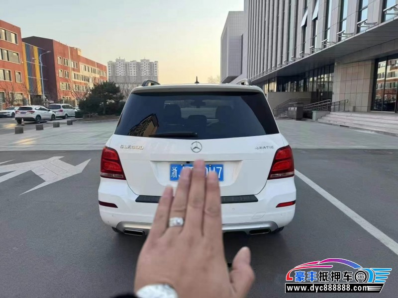 13年奔驰GLK轿车抵押车出售