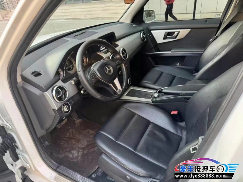 13年奔驰GLK轿车抵押车出售