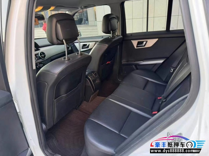 13年奔驰GLK轿车抵押车出售