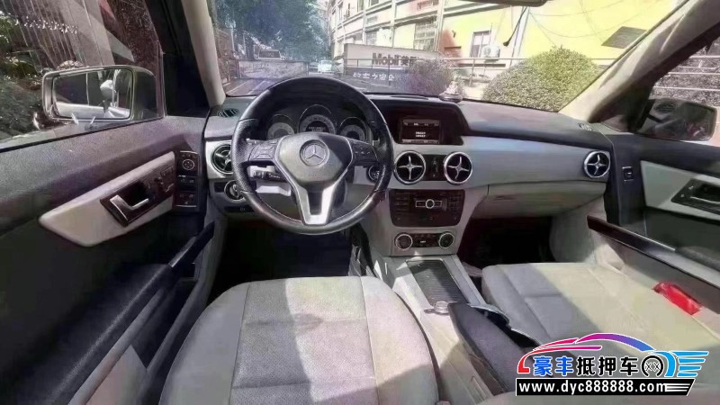 14年奔驰GLK轿车抵押车出售