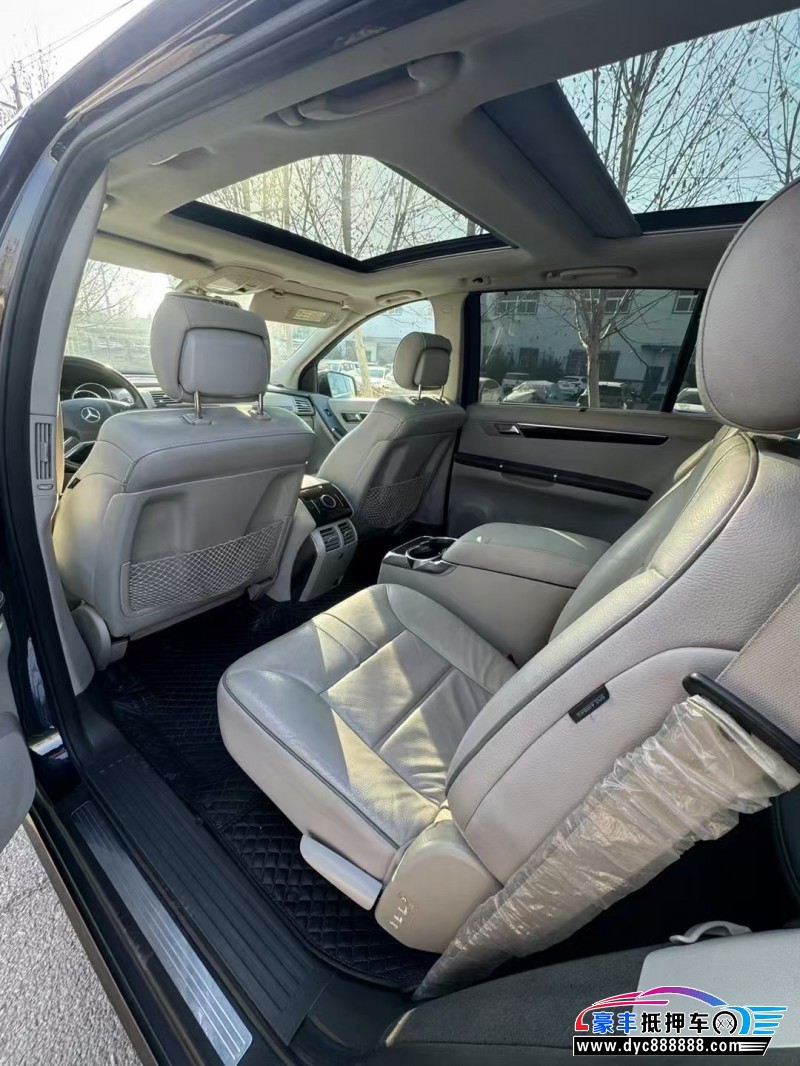 12年奔驰R轿车抵押车出售