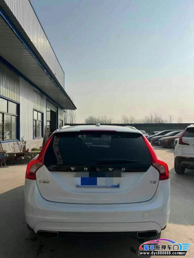 17年沃尔沃V60轿车抵押车出售