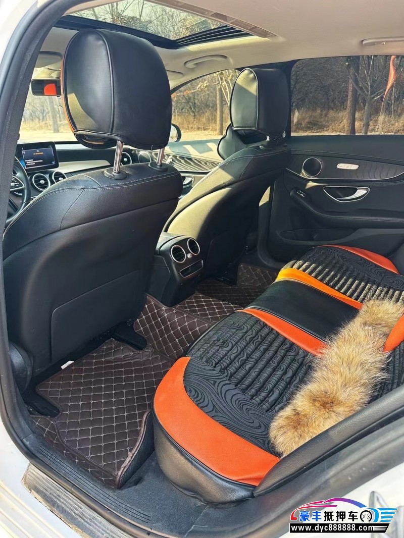 19年奔驰C轿车抵押车出售