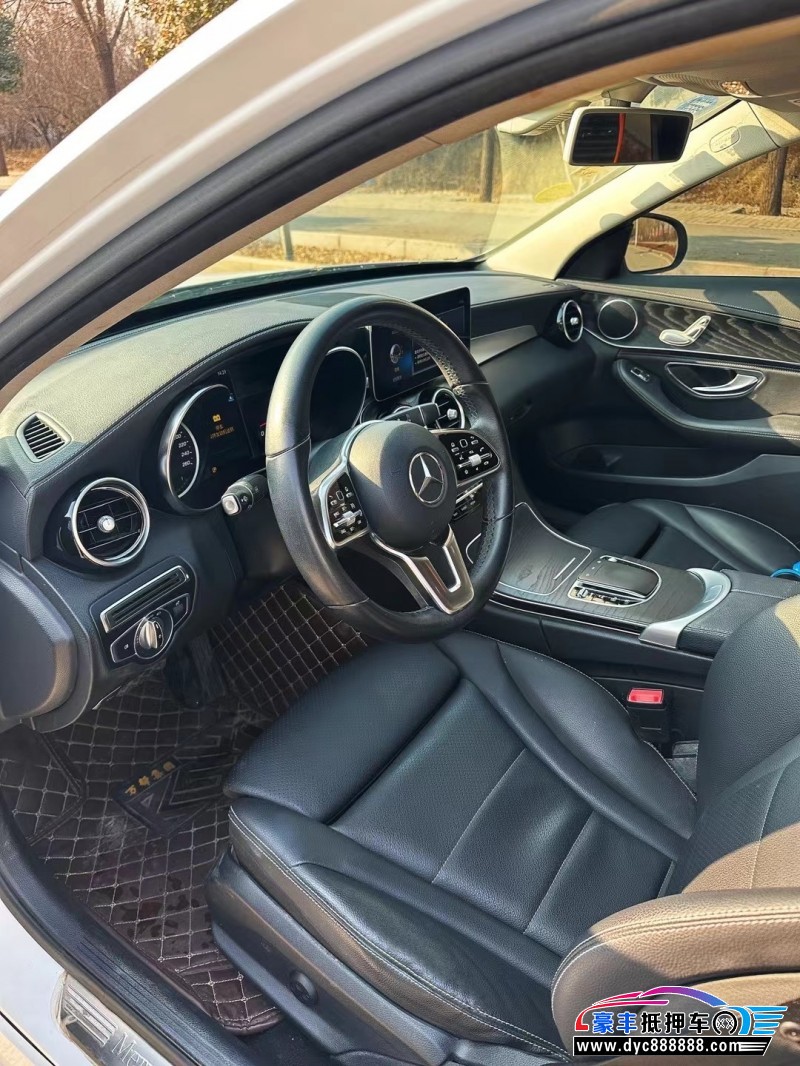 19年奔驰C轿车抵押车出售