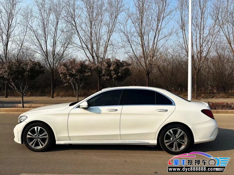 19年奔驰C轿车抵押车出售