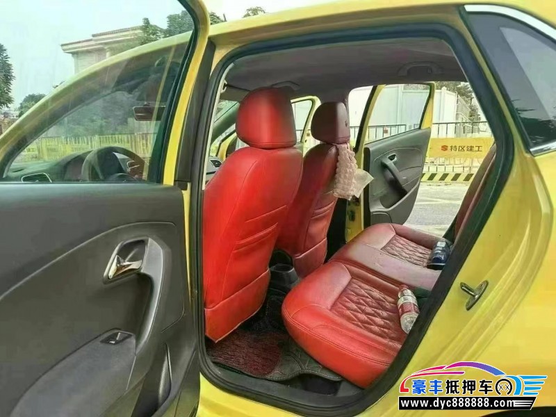 11年大众polo轿车抵押车出售