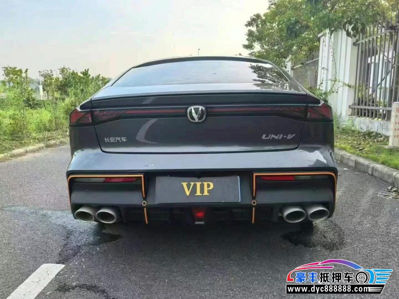 24年长安长安UNI轿车抵押车出售